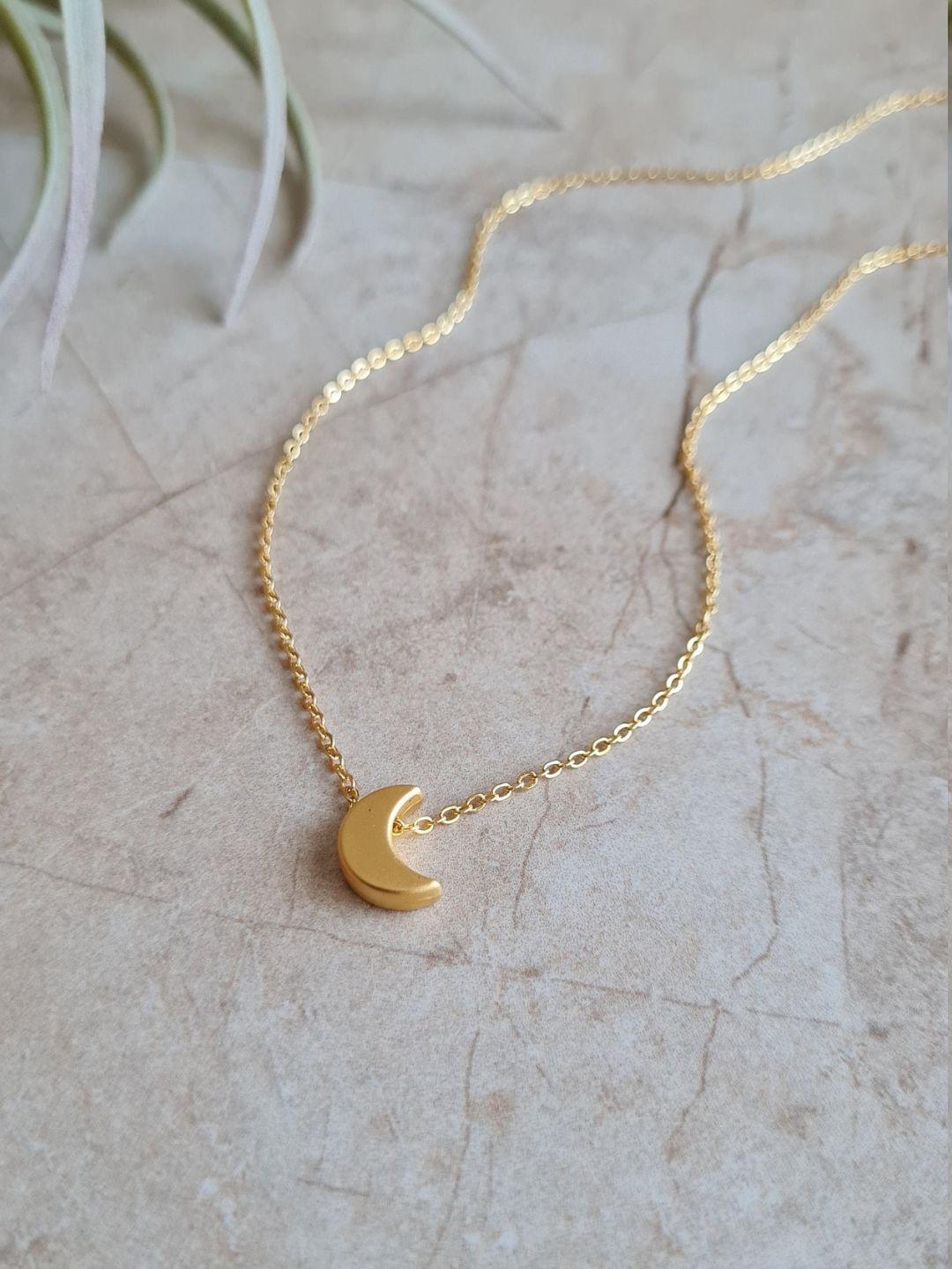 

DressBerry Stainless Steel Gold-Plated Moon Shaped Minimal Chain
