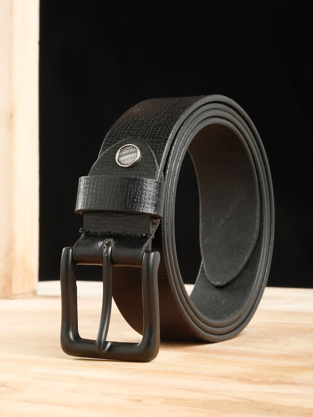 

Teakwood Leathers Men Textured Leather Belt, Black