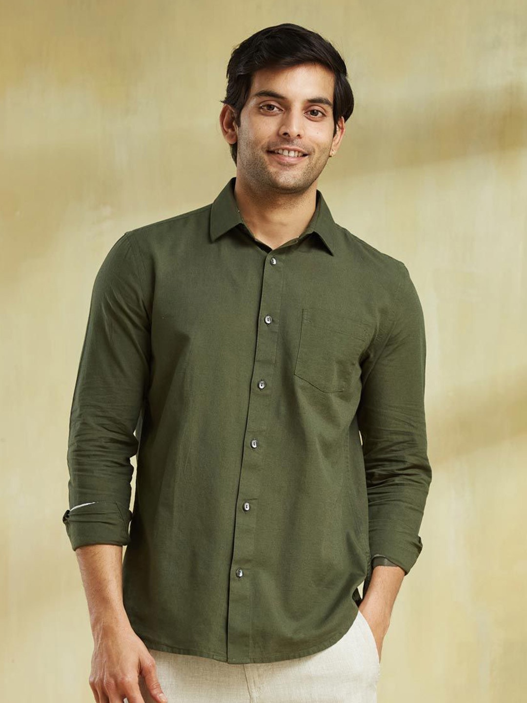 

Fabindia Men Slim Fit Spread Collar Solid Casual Shirt, Green