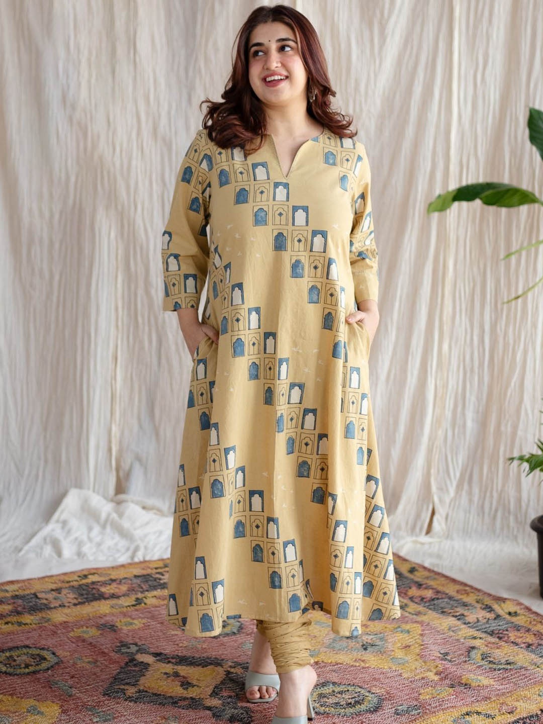 

THE INDIAN ETHNIC CO Geometric Printed Notch Neck Ajrakh Pure Cotton A-Line Kurta, Yellow