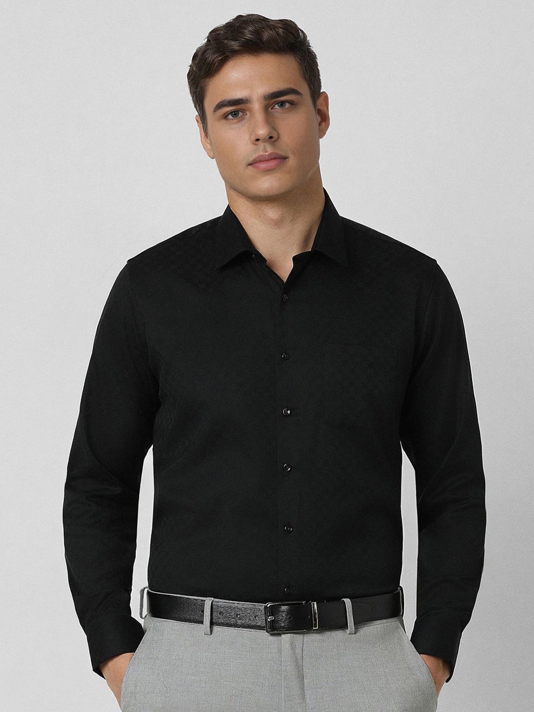 

Van Heusen Men Slim Fit Spread Collar Checked Cotton Formal Shirt, Black