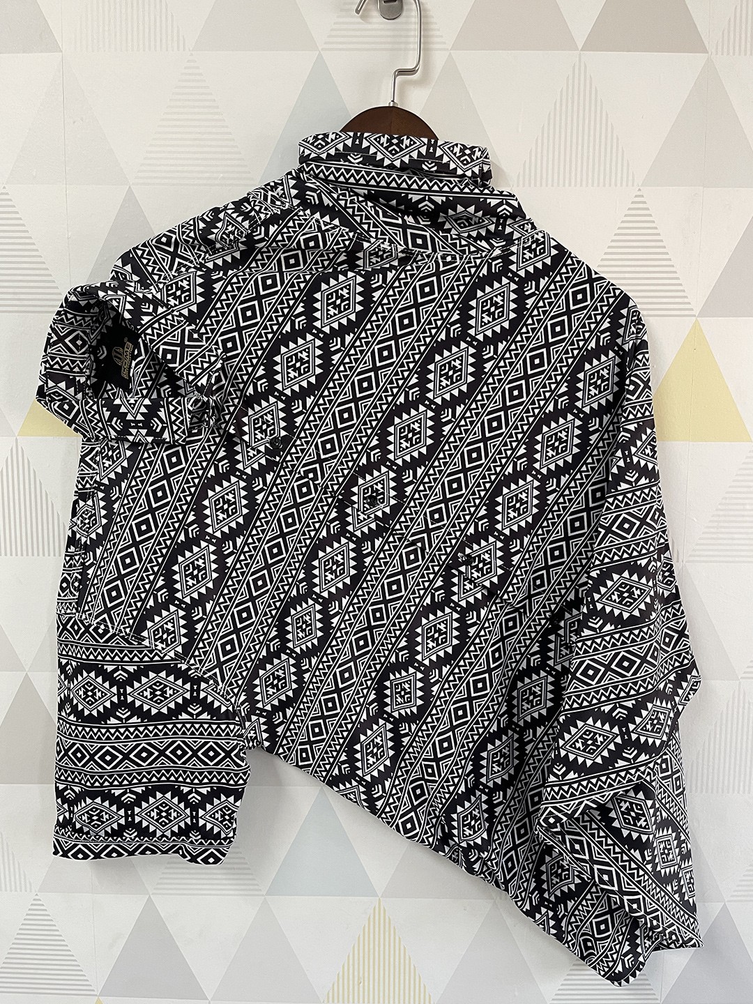 

iCome Men Spread Collar Geometric Printed Cotton Linen Casual Shirt, White