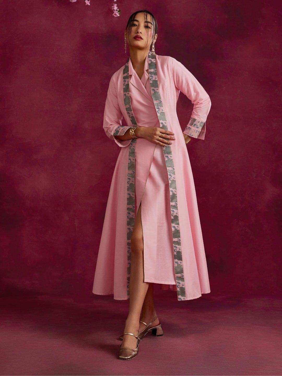 

Abhishti Women Solid Longline Cotton Open Front Jacket, Pink
