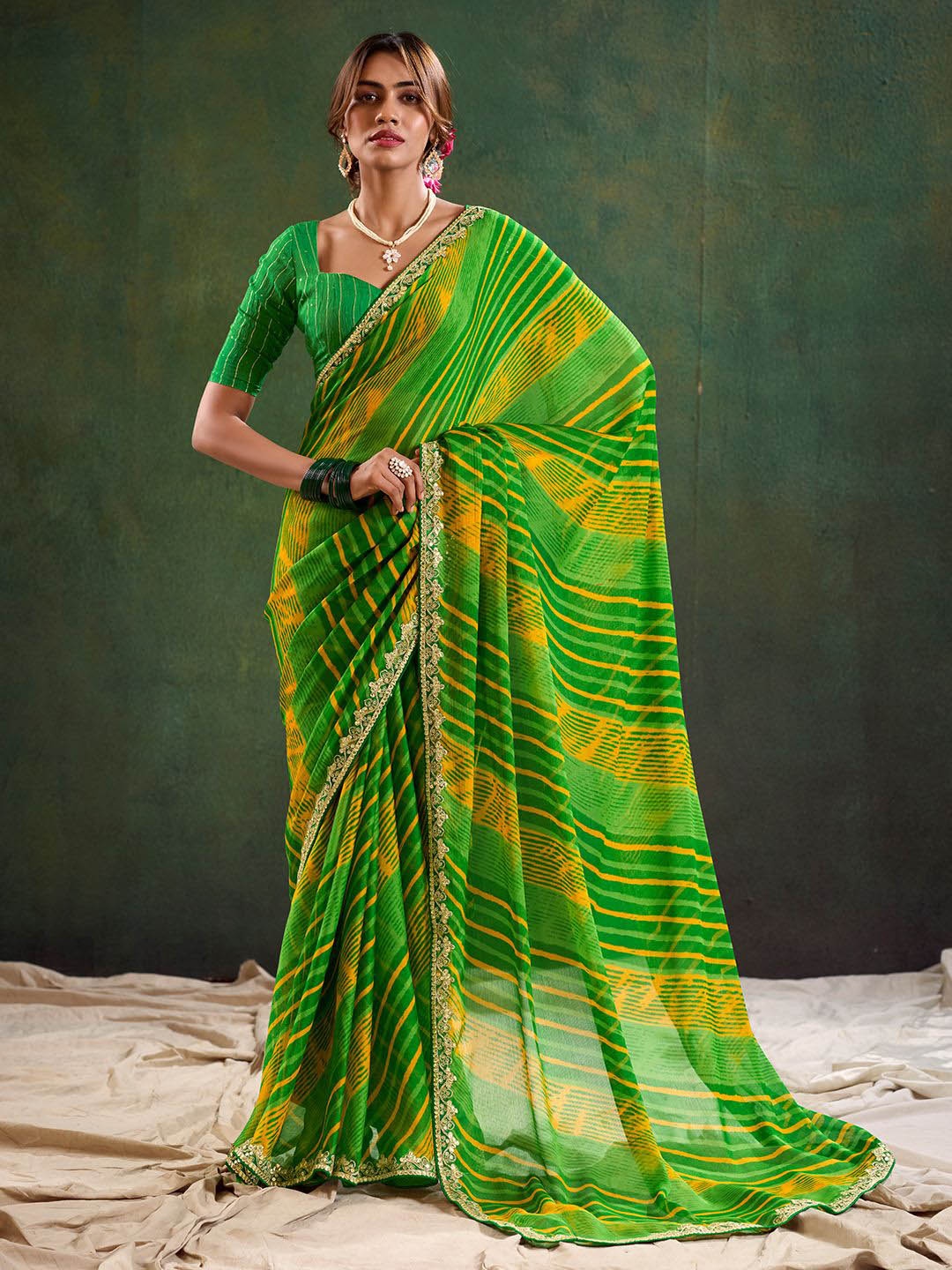 

DIVASTRI Leheriya Embroidered Poly Chiffon Saree, Green