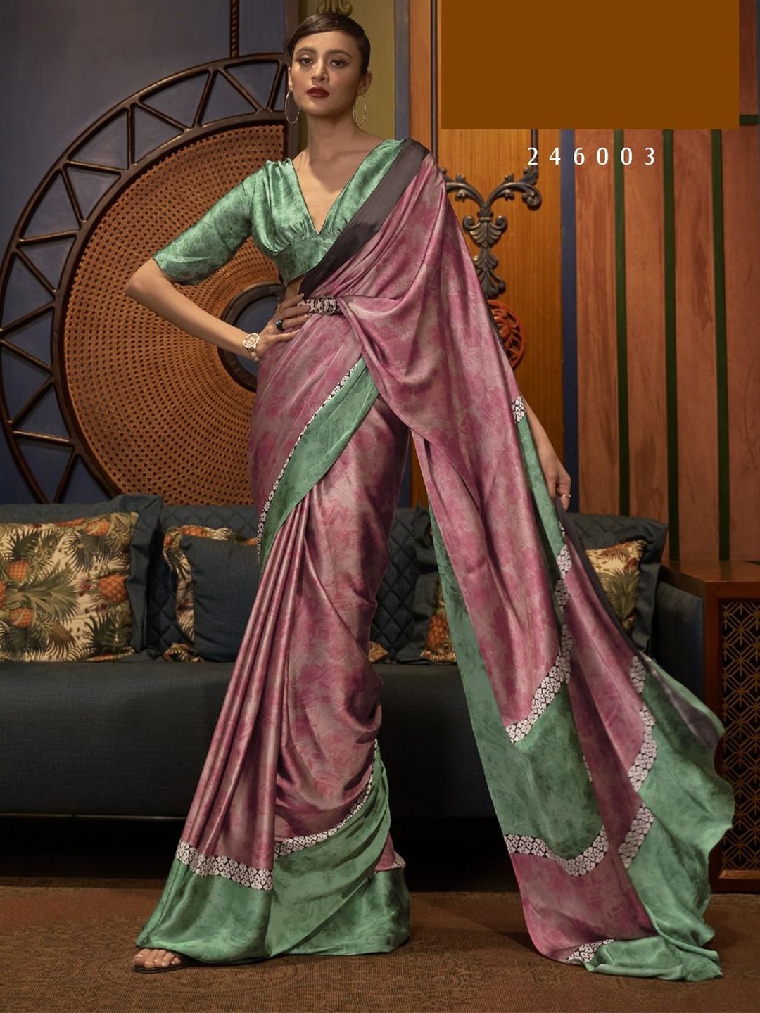 

Anouk Pure Crepe Saree, Maroon