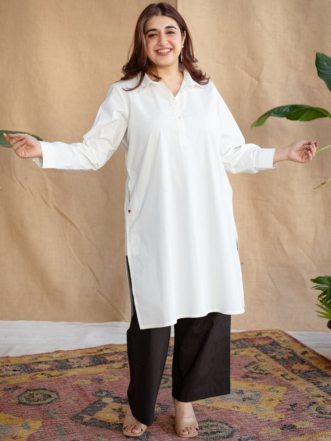 

THE INDIAN ETHNIC CO Shirt Collar Cotton Straight Kurta, White