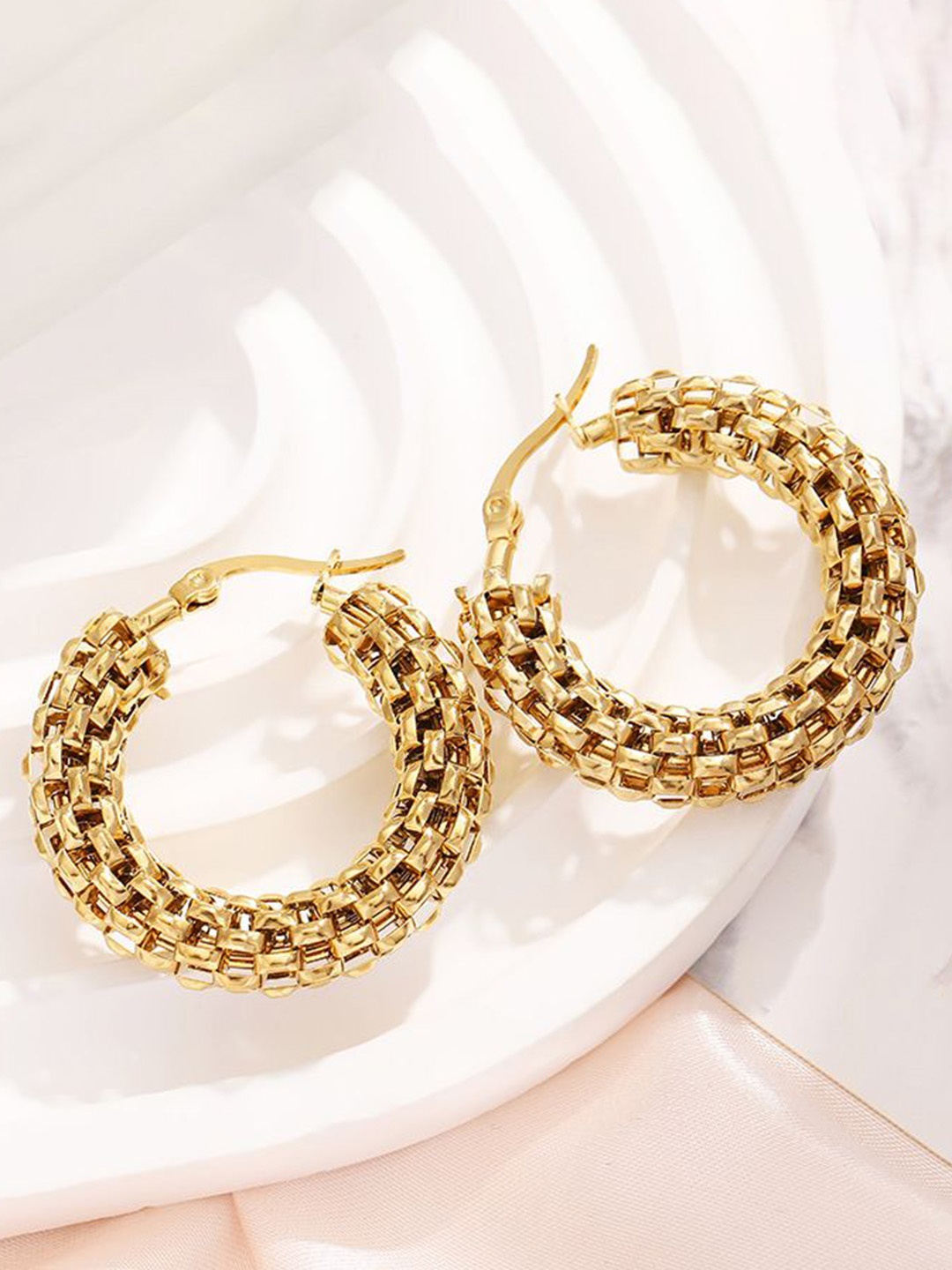 

DressBerry Gold-Plated Circular Hoop Earrings