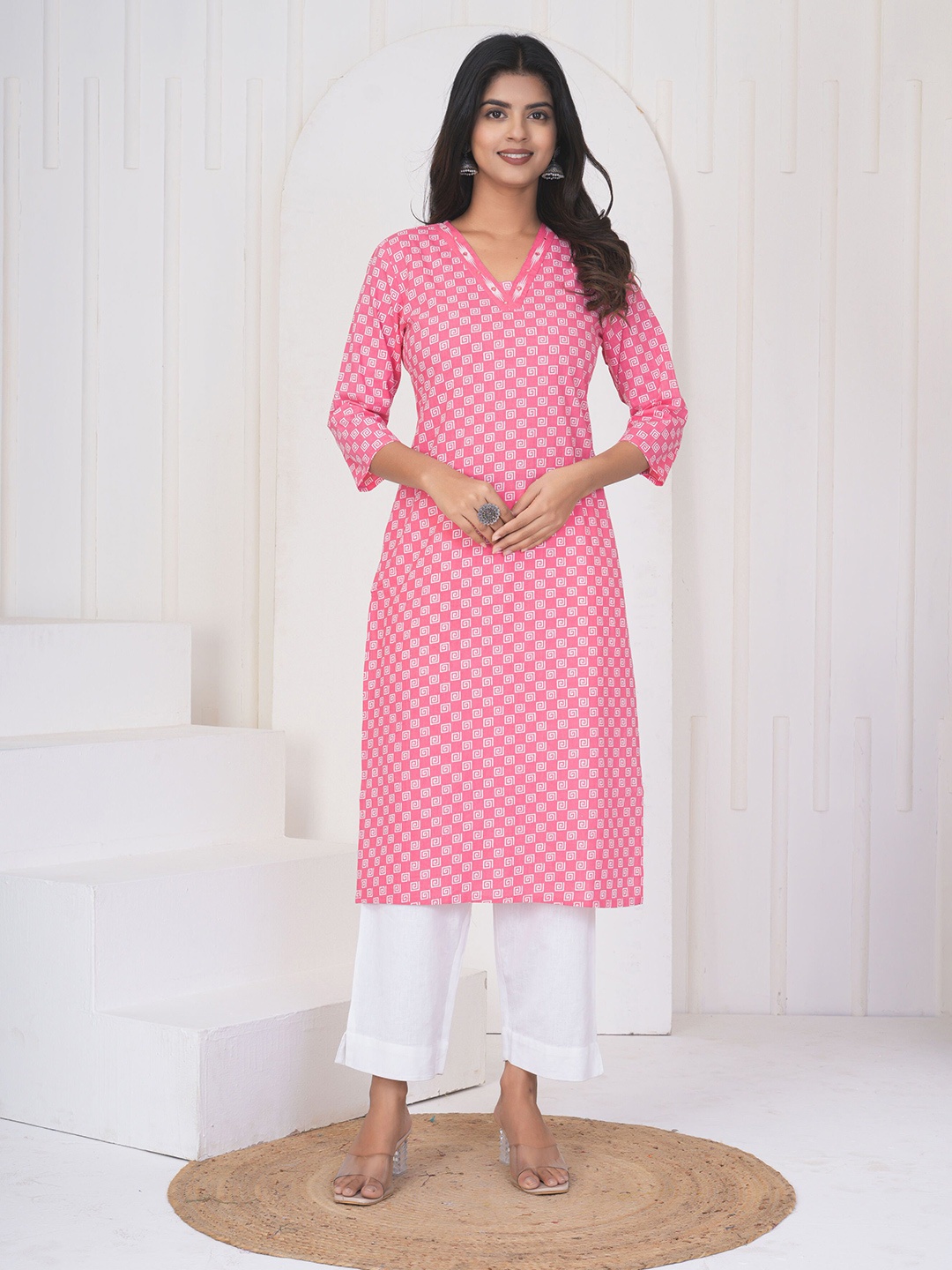 

GATIM Geometric Printed V-Neck Pure Cotton Straight Kurta, Pink