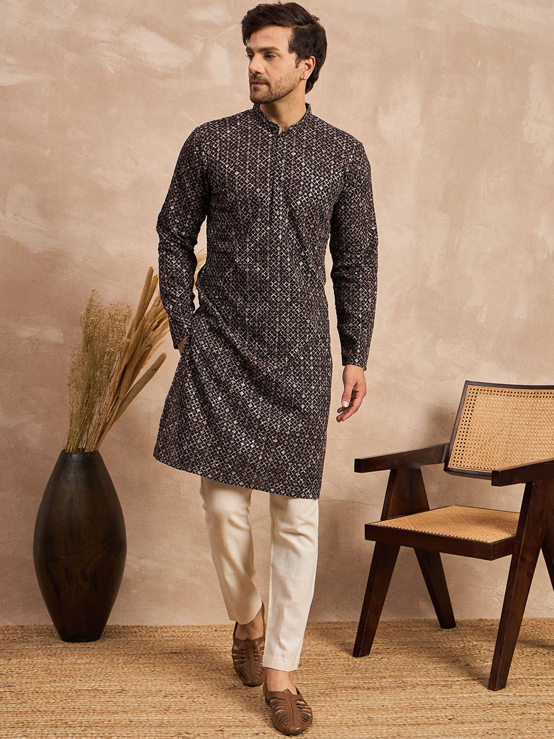 

SWAGG INDIA Geometric Embroidered Mandarin Collar Thread Work Straight Kurta, Brown