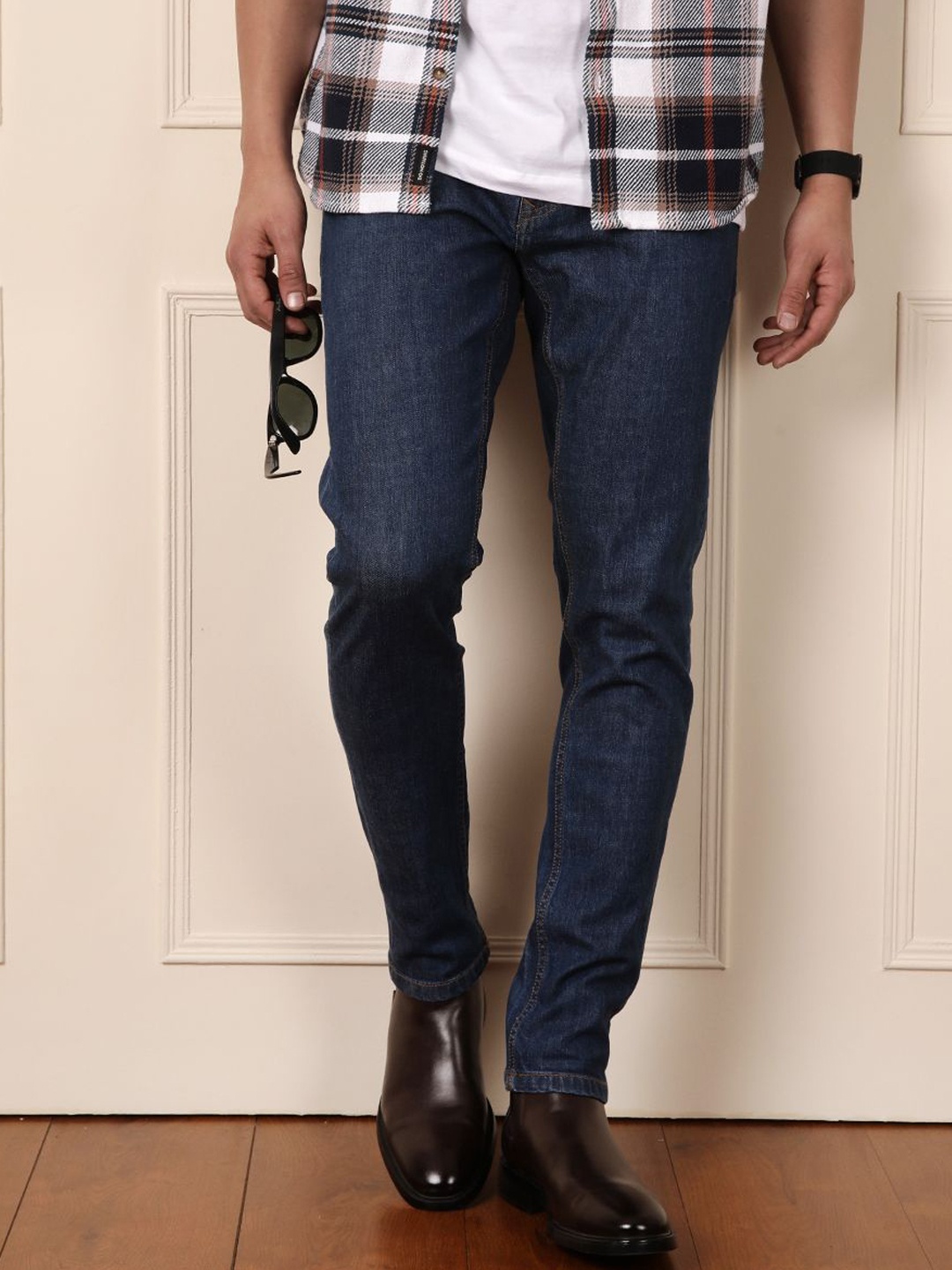 

WROGN Men Cotton Mid-Rise Comfort Tapered Fit Jeans, Blue