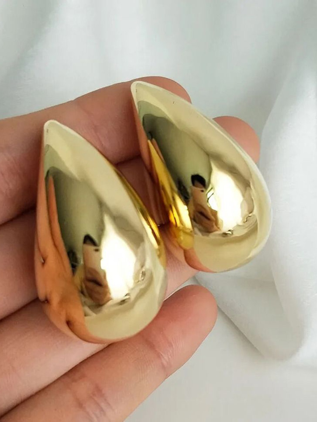 

Celestique Waterdrop Shaped Studs, Gold