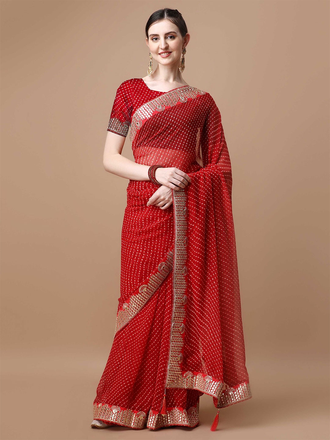 

DIVASTRI Women Bandhani Lace Work Sequinned Saree, Red