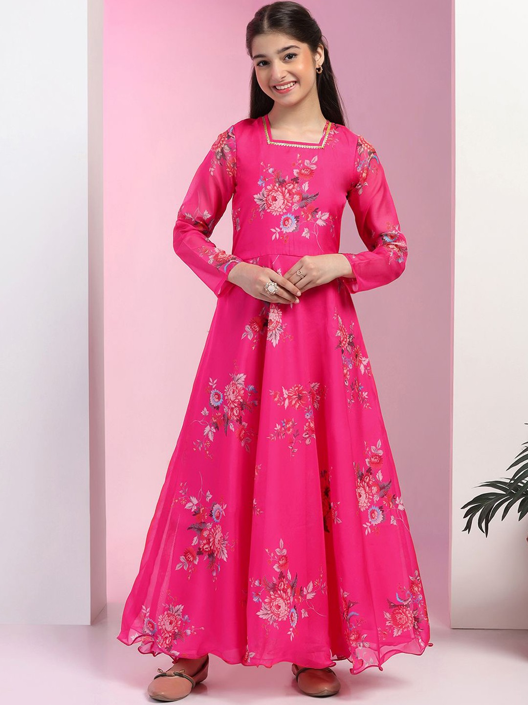 

Sangria Girls Floral Printed Fit & Flare Ethnic Dresses, Pink
