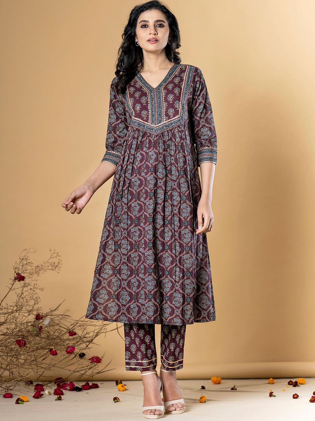 

Readiprint Floral Printed Sequnnied Pure Cotton Straight Kurta With Trousers, Violet