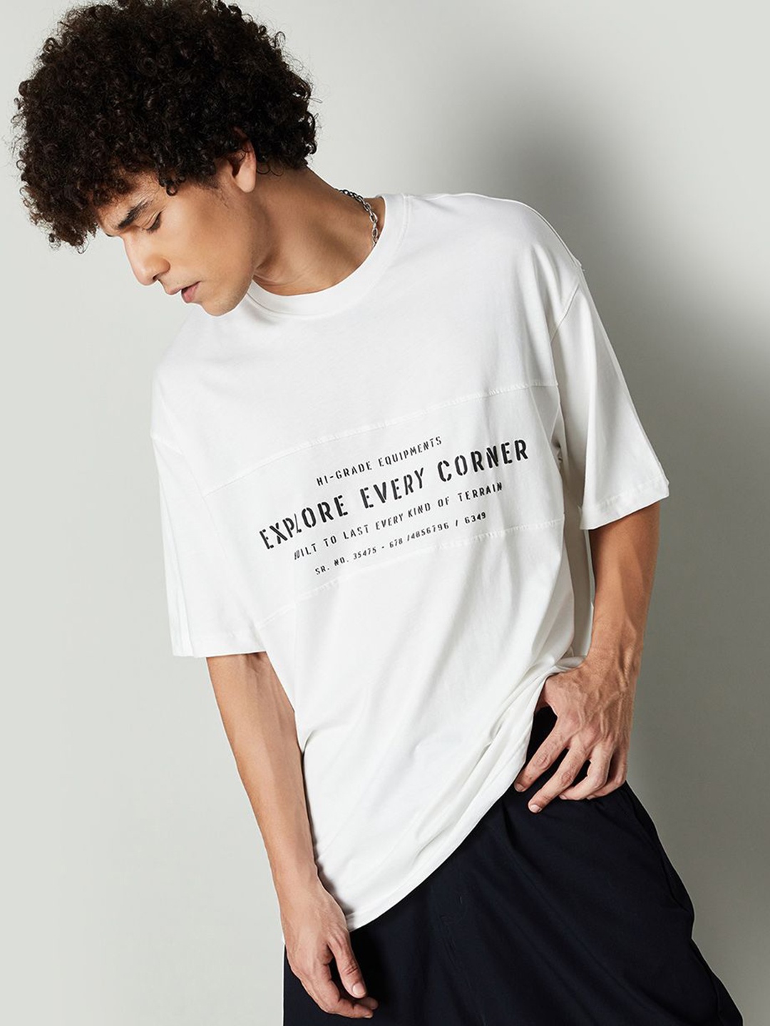 

max Men Typography Printed Round Neck Cotton T-shirt, White
