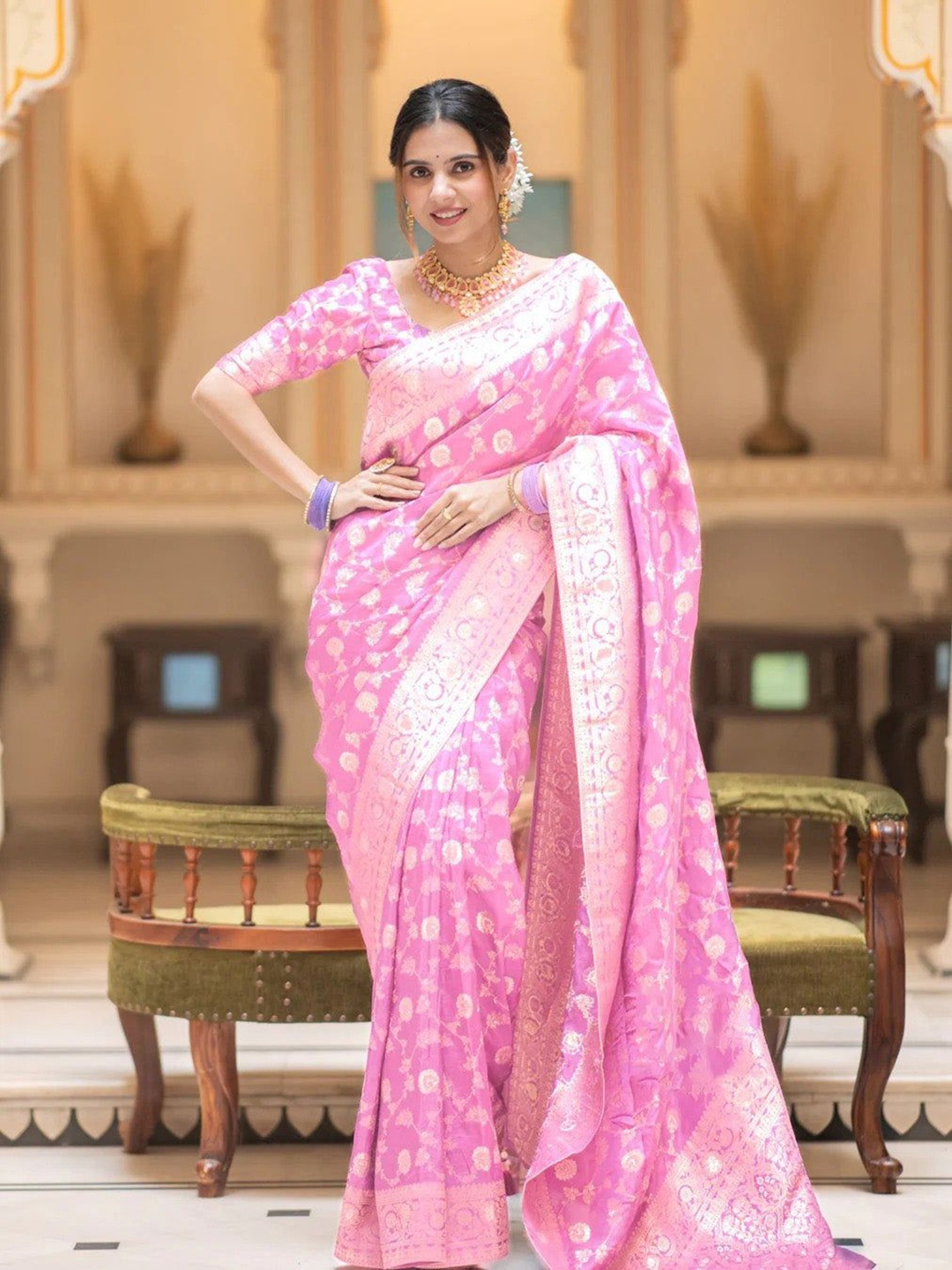 

APNISHA Woven Design Zari Pure Silk Banarasi Saree, Pink