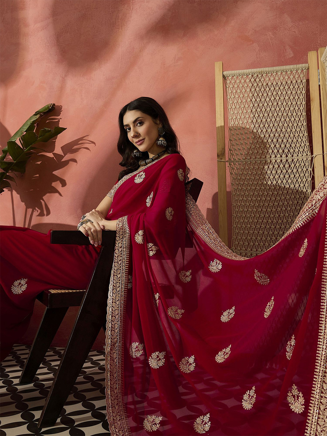 

Sangria Floral Embroidered Saree With Blouse, Red