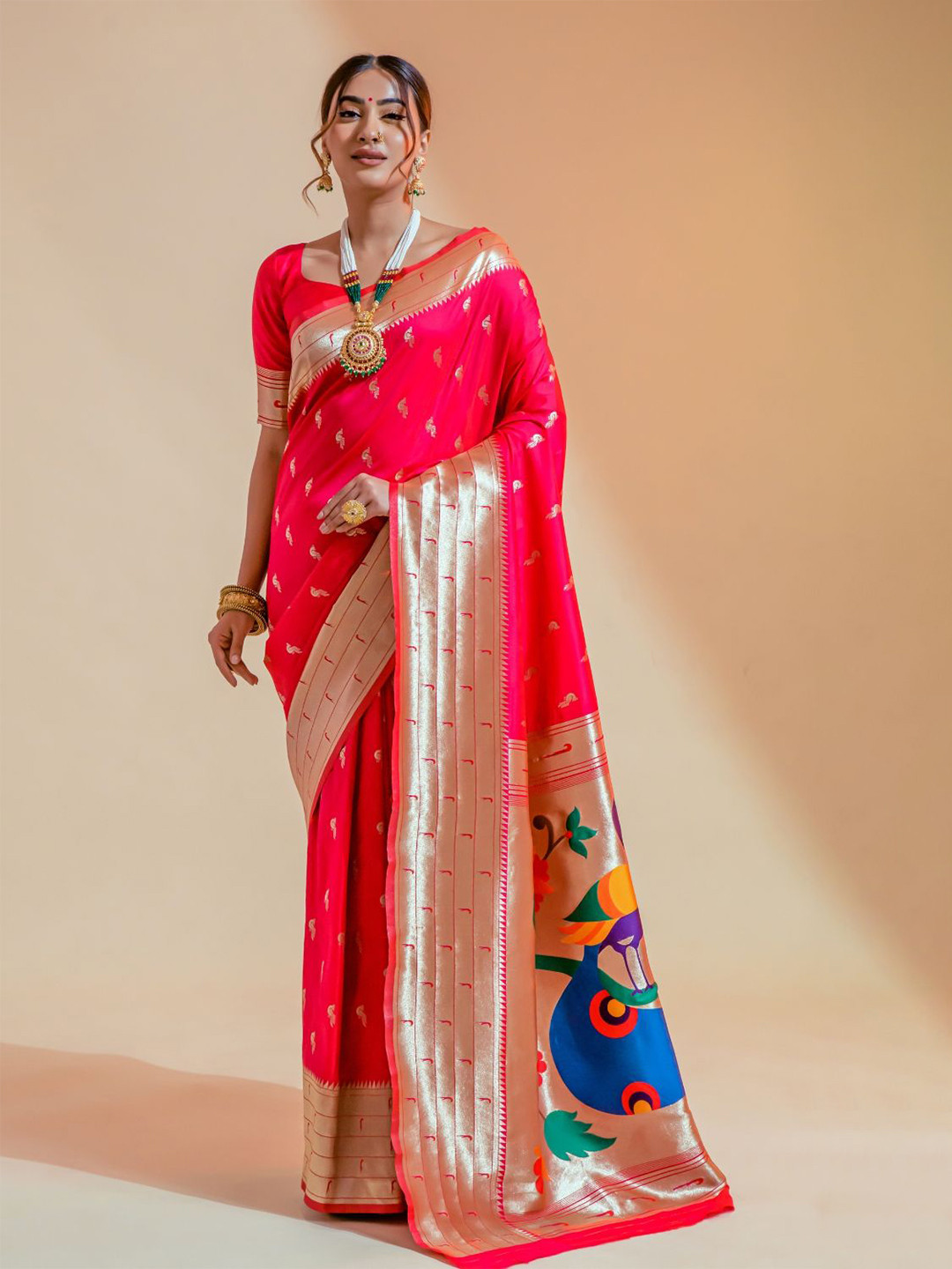 

DEVATITHI Woven Design Zari Red Soft Paithani Silk Saree