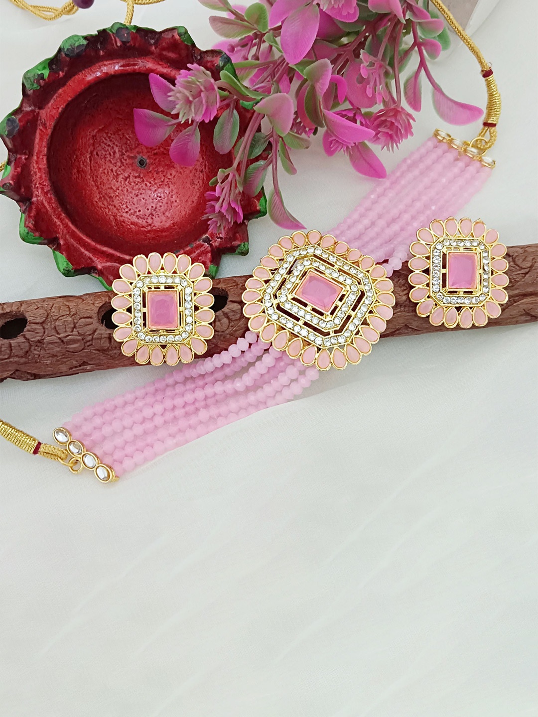 

EVY Gold-Plated Artificial Stones- studded Necklace, Pink