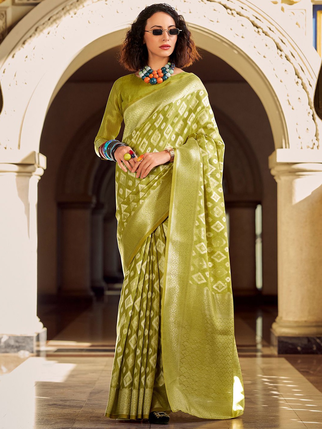 

Satrani Woven Design Zari Tissue Banarasi Saree, Olive