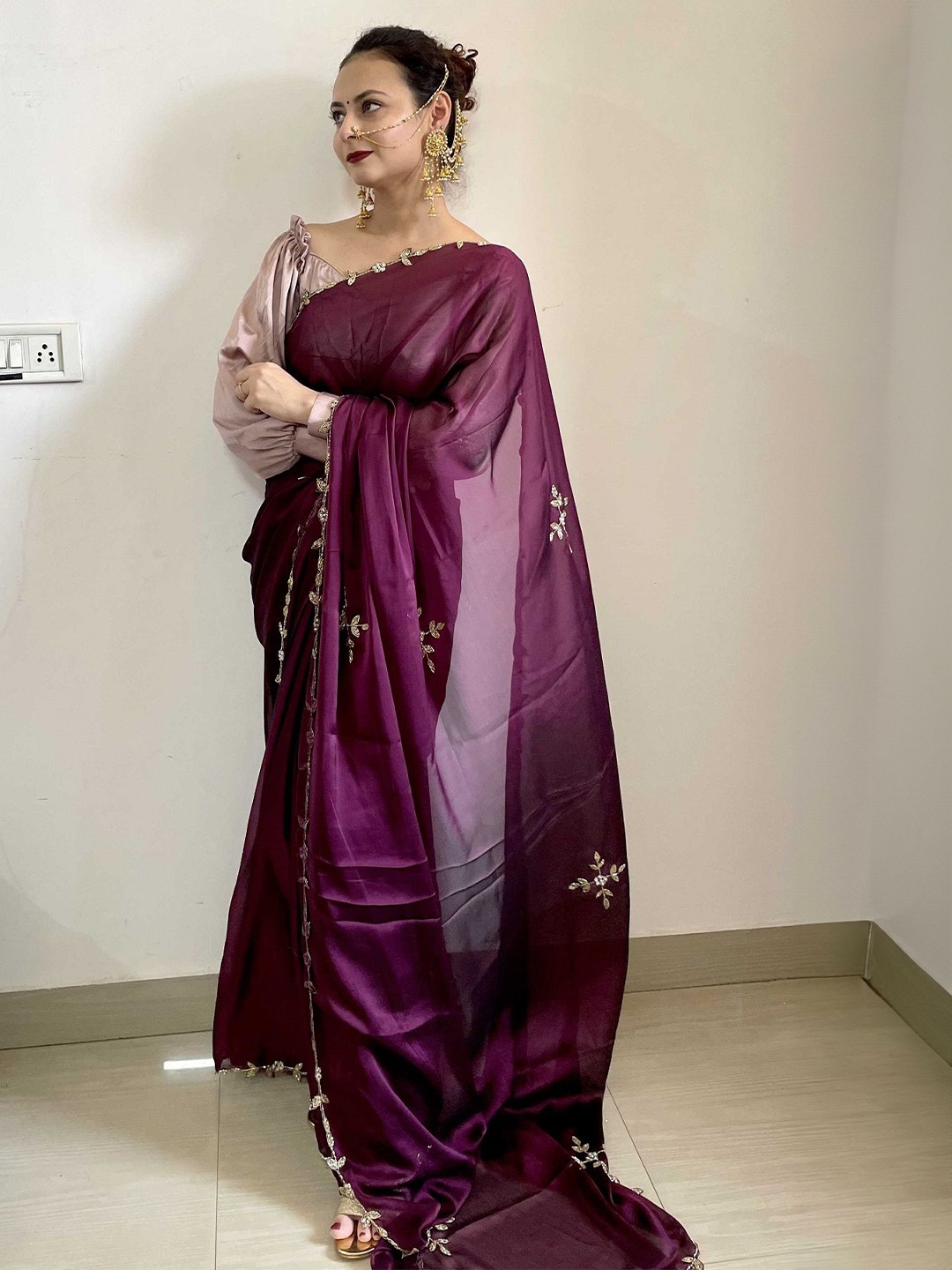 

DIVASTRI Embellished Embroidered Silk Blend Saree, Purple