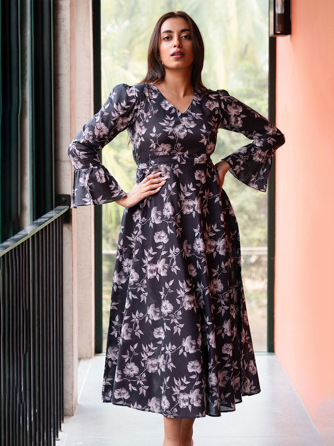 

GULABOSITABO Women Cotton Floral Printed Bell Sleeves Fit & Flare Midi Dress, Charcoal