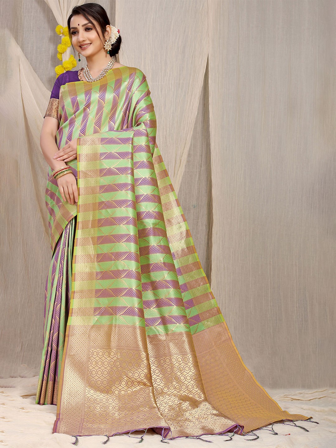 

Kandora Woven Design Zari Pure Silk Paithani Saree, Purple