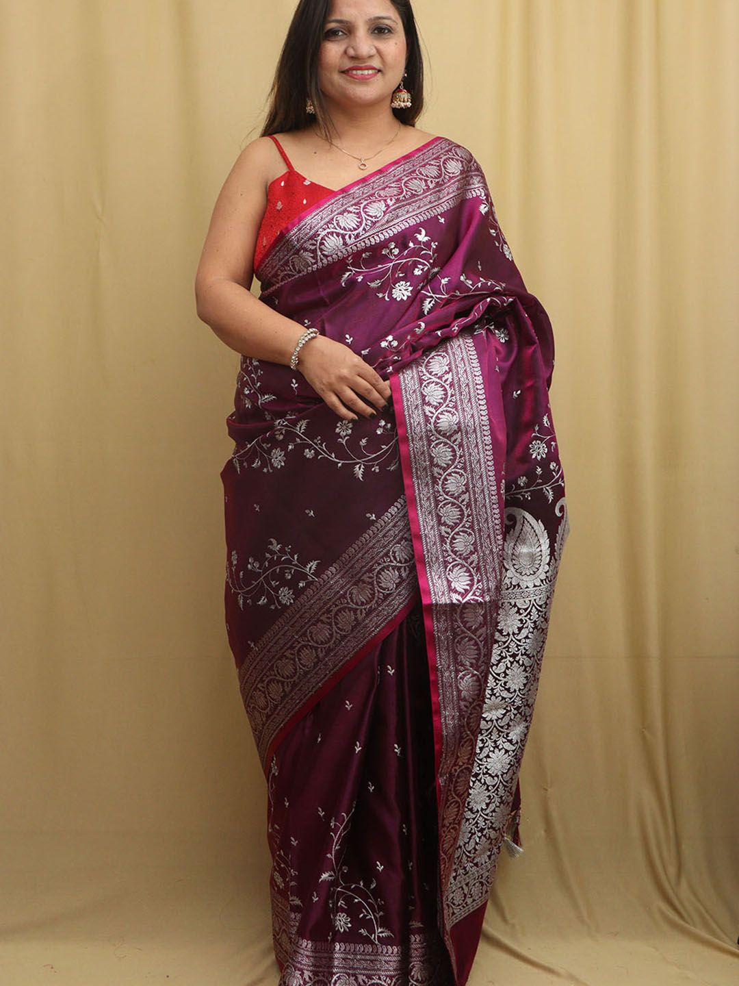 

Luxurionworld Floral Satin Banarasi Saree, Purple