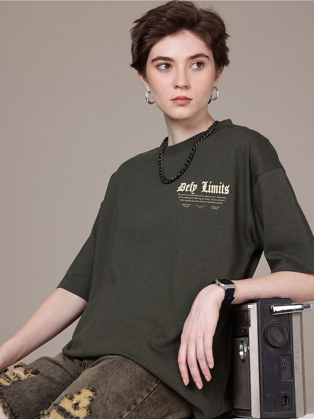 

The Roadster Lifestyle Co Graphic Printed Round Neck Tshirt, Olive