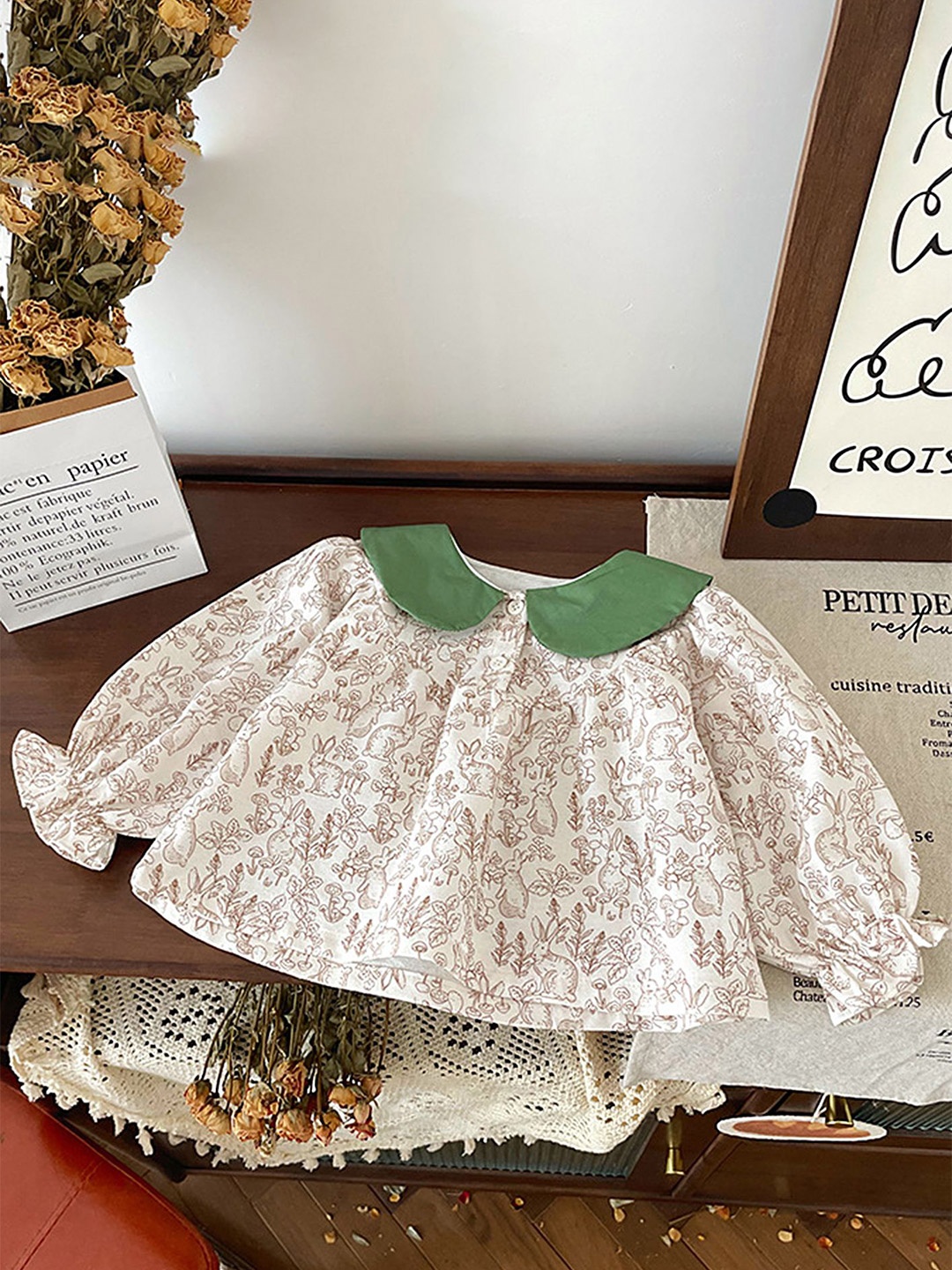 

LULU & SKY Girls Printed Peter Pan Collar Puff Sleeves Cotton Crop Top, Beige