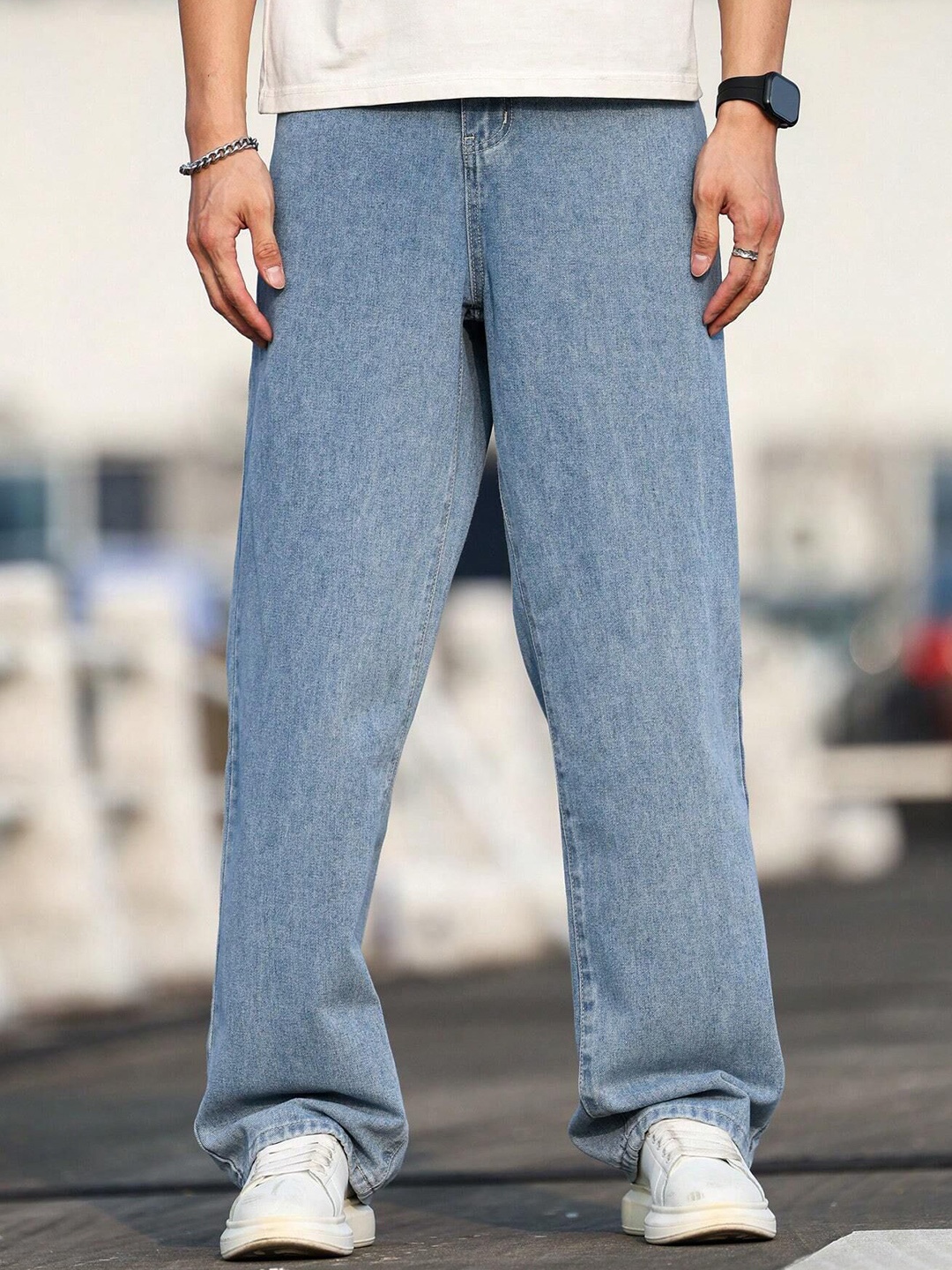 

Xee Men Mid-Rise Baggy Clean Look Bleached Jeans, Blue