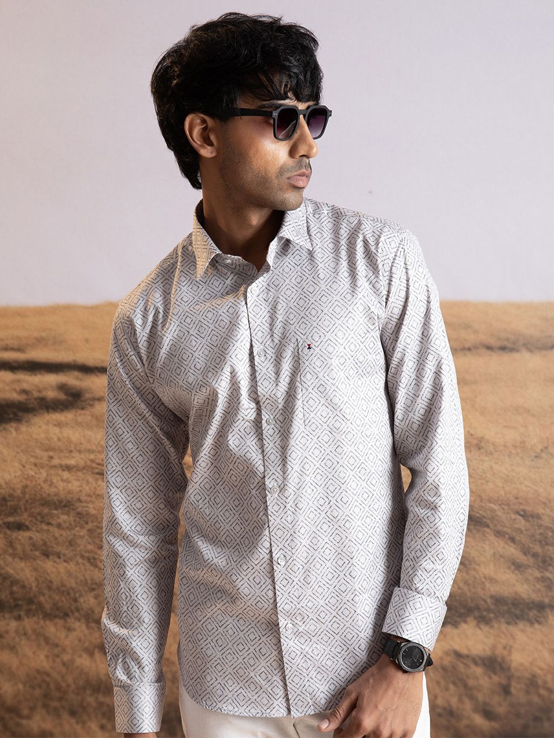 

Sero Men Smart Fit Spread Collar Geometric Printed Cotton Casual Shirt, White