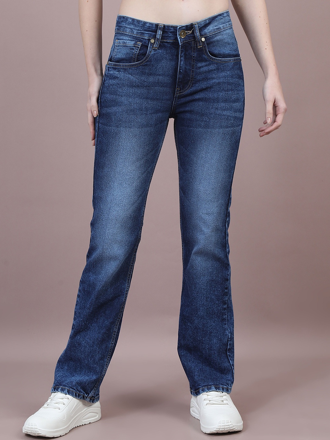 

FLYTIVE Women Comfort Bootcut High-Rise Light Fade Jeans, Blue