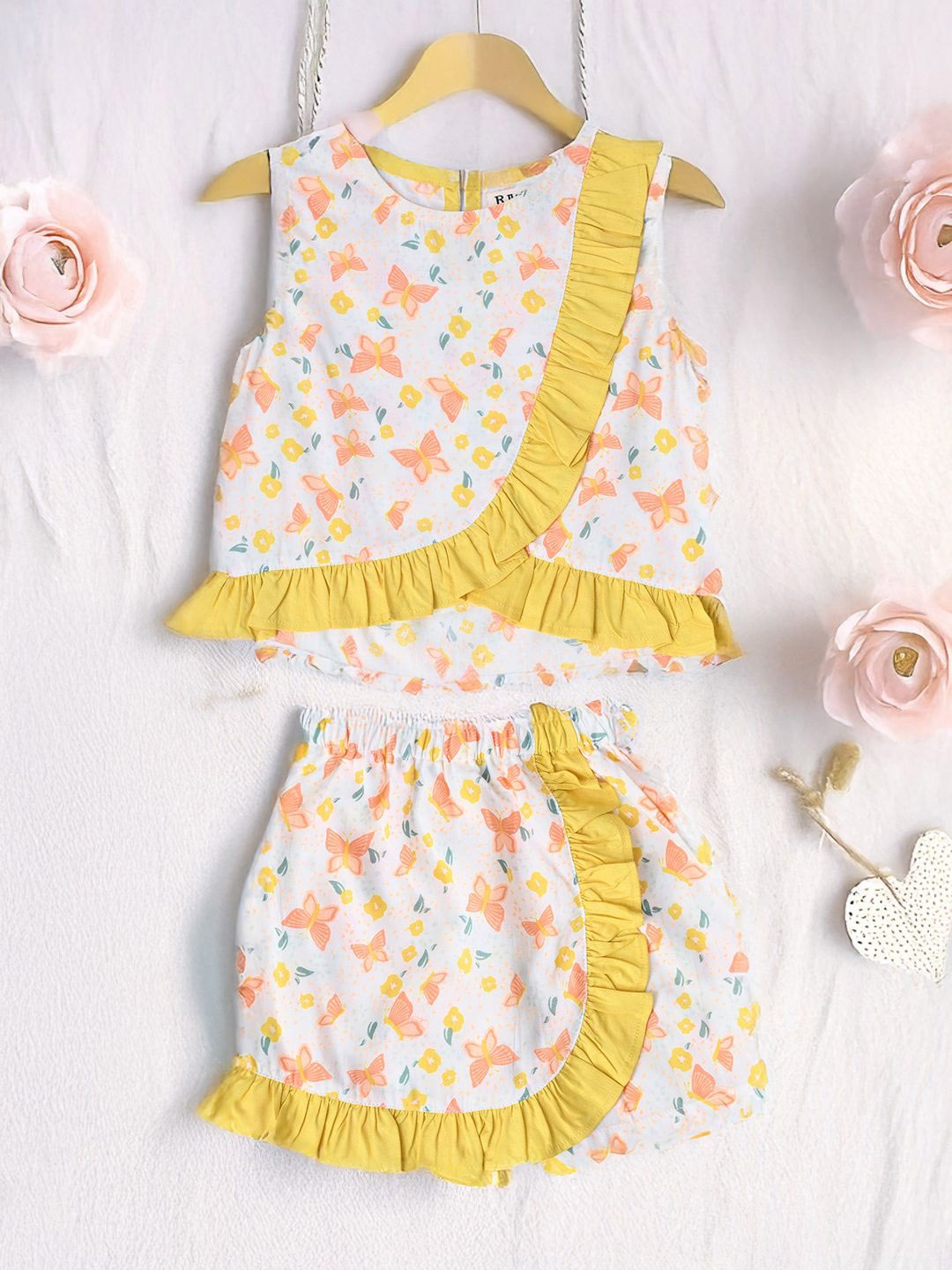 

Bella Moda Infant Girls Printed Top With Shorts Clothing Set, Yellow