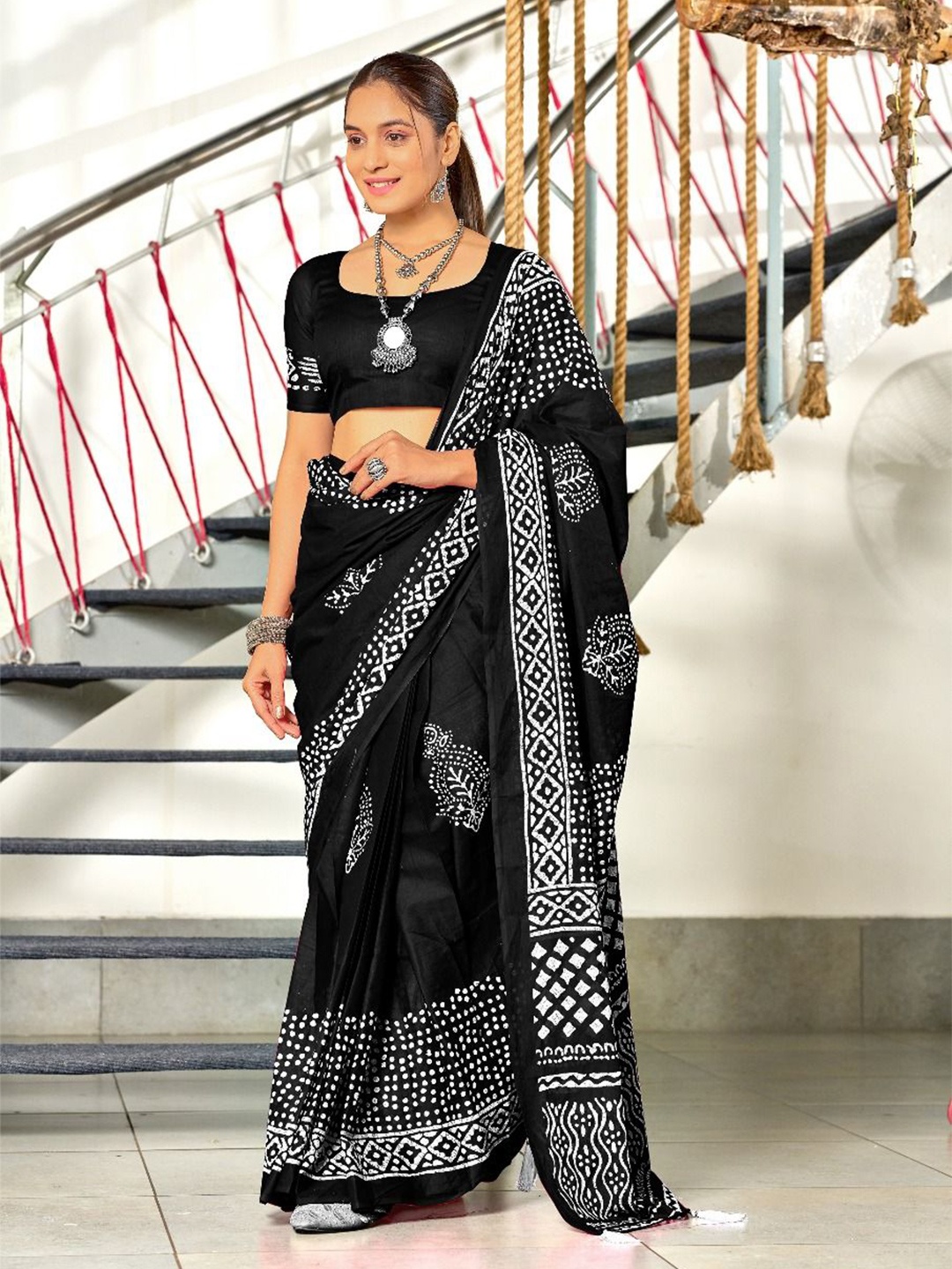

Anouk Batik Pure Cotton Block Print Saree, Black