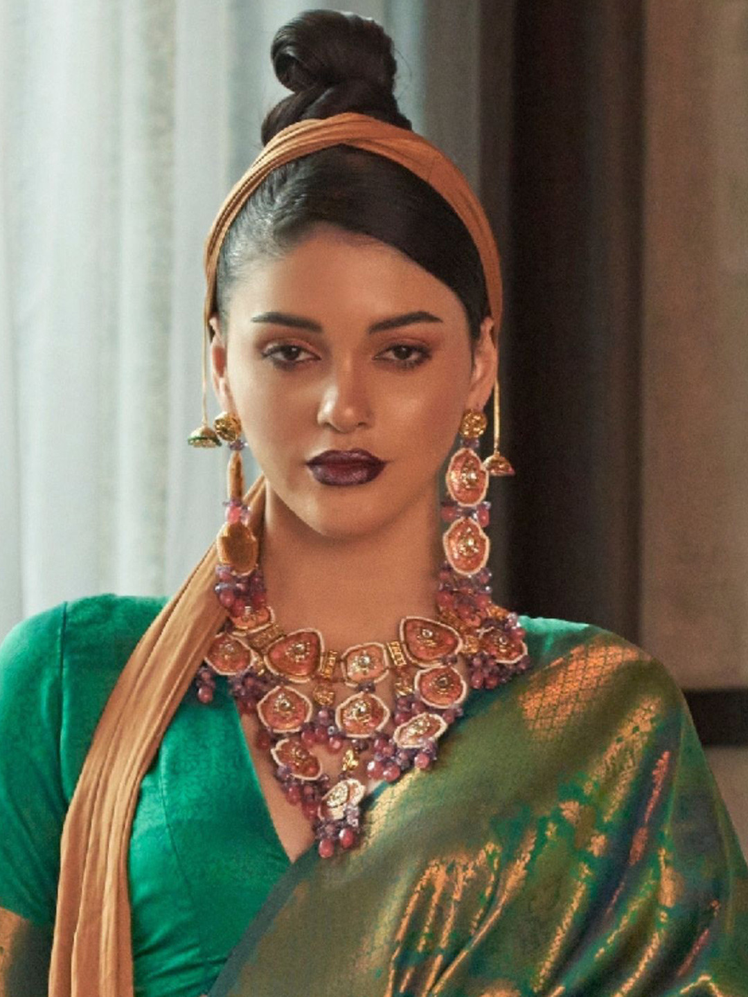 

BLENDIFY Woven Design Zari Banarasi Saree, Green