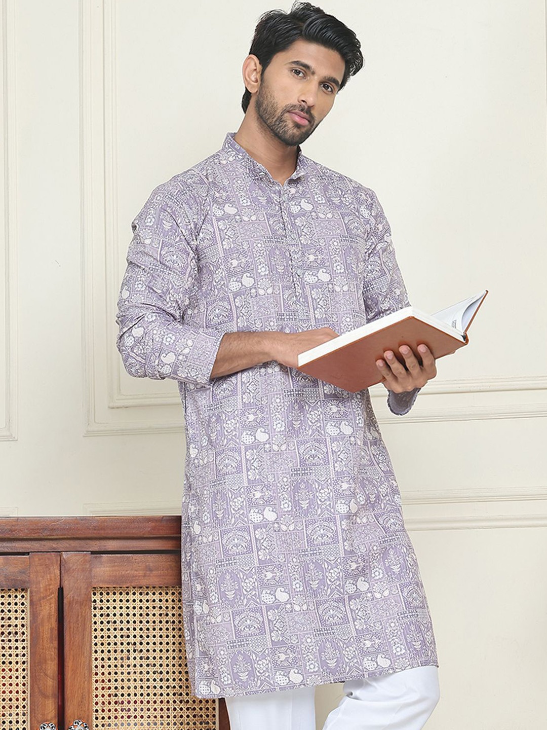 

Anouk Purple Floral Embroidered Mandarin Collar Sequinned Silk Straight Kurta