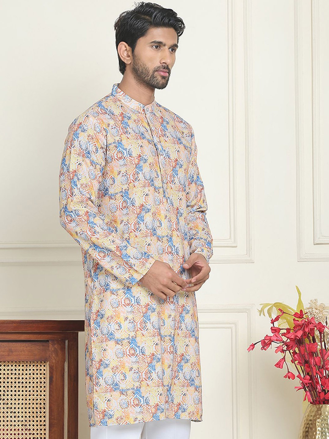 

Anouk White Floral Printed Mandarin Collar Silk Kurta