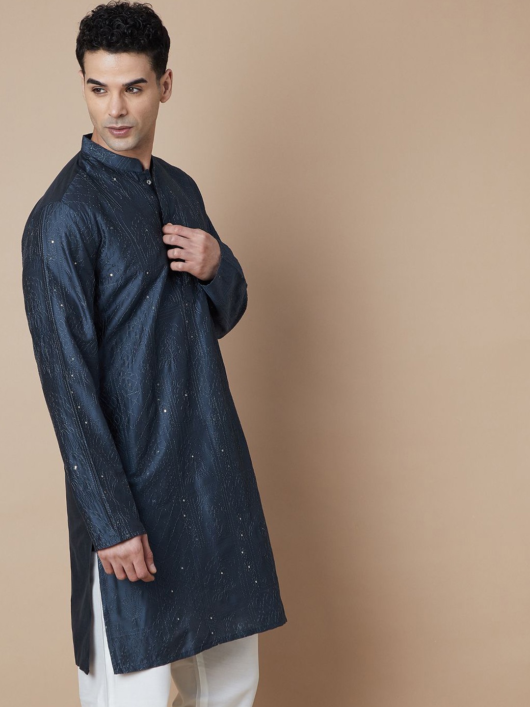 

Melange by Lifestyle Floral Embroidered Mandarin Collar Sequinned Straight Kurta, Blue