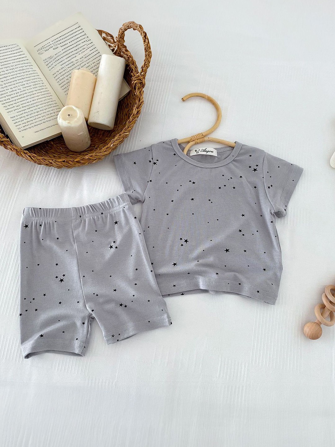 

LULU & SKY Girls Printed Night suit, Grey