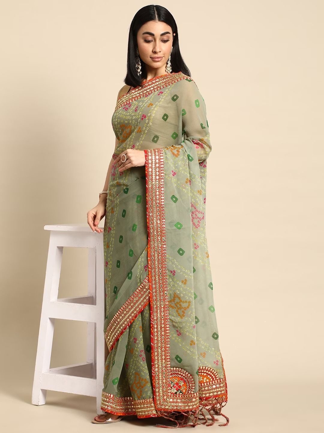 

DIVASTRI Bandhani Gotta Patti Poly Georgette Bandhani Saree, Green