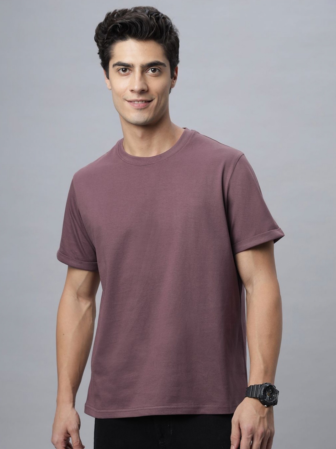 

NEON CHILLIE Men Solid Round Neck Cotton T-shirt, Mauve