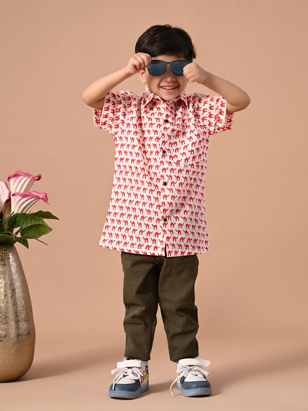 

MoMaa Boys Comfort Relaxed Fit Spread Collar Conversational Printed Cotton Casual Shirt, White