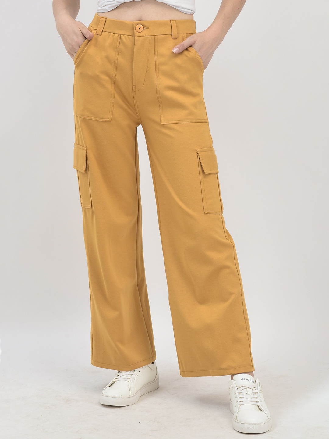 

FNOCKS Women Relaxed Straight Leg Flared High-Rise Cargos Trousers, Yellow