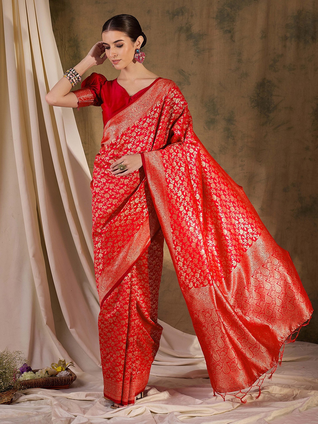 

Sangria Woven Design Saree With Blouse, Red