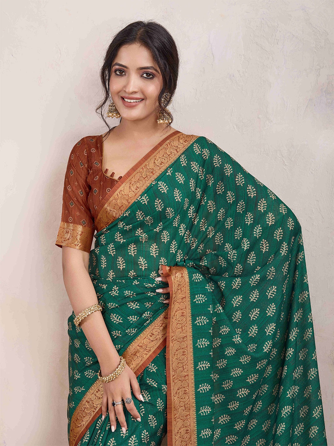 

Mitera Ajrak Printed Zari Pure Crepe Dabu Saree, Sea green