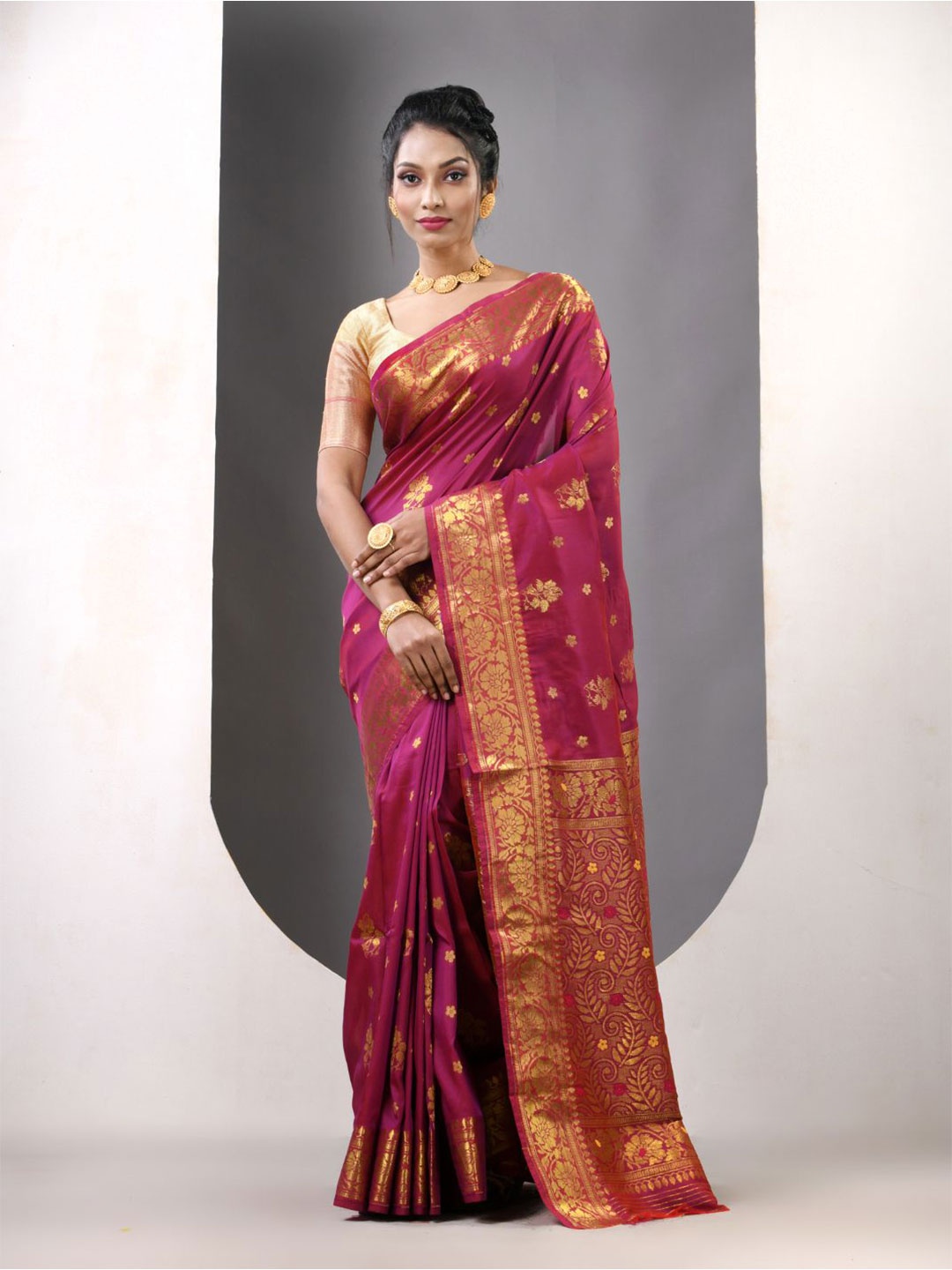

Charukriti Ethnic Motifs Woven Design Zari Saree, Magenta
