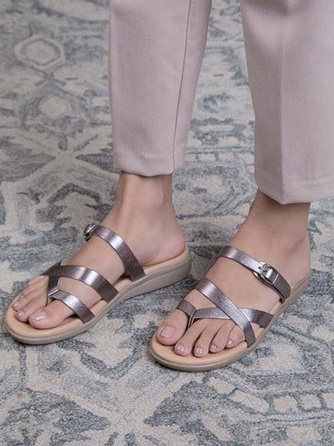 

Tresmode Women Open Toe Flats, Grey