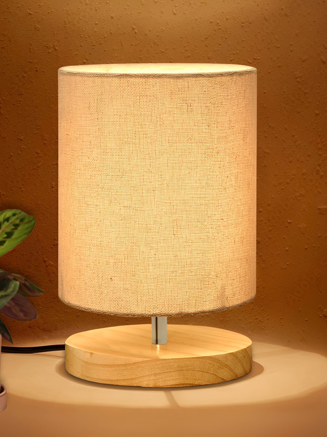 

Homesake Beige Cylindrical Shaped Jute Table Lamp With Wooden Base