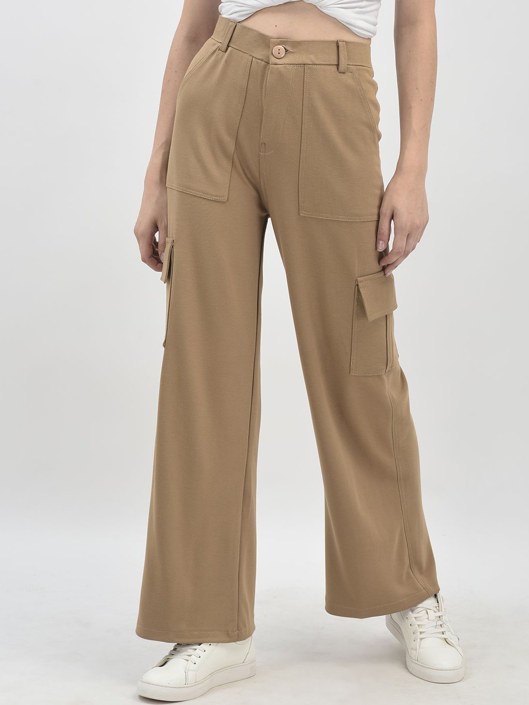 

FNOCKS Women Relaxed Straight Leg Flared High-Rise Cargos Trousers, Beige